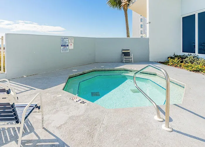 Oceanfront With Sweeping Views Washer Dryer Ac & Access To Pool Holiday home